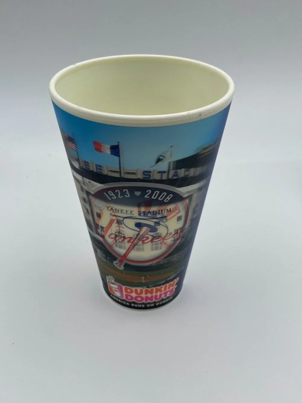2 MLB NY Yankees Souvenir Plastic Beverage Cups Stadium 2008 2014 Holographic